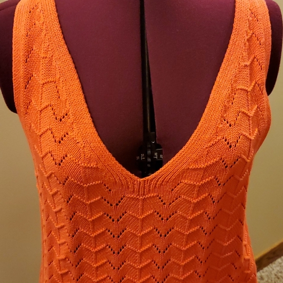 💐GAP💐 sleeveless top - Picture 2 of 6